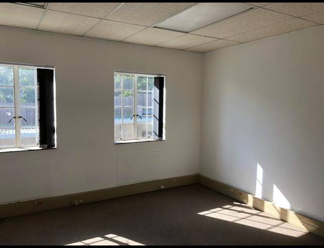 INDUSTRIAL PROPERTY TO RENT IN HALFWAY HOUSE